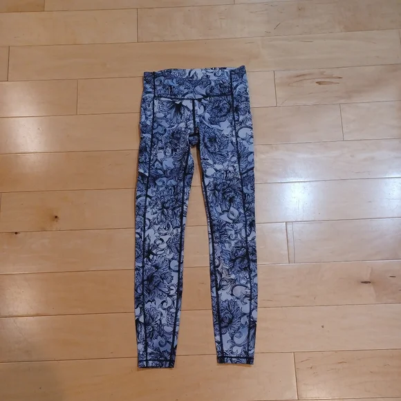 Lululemon Speed Up Tight Floral Print Hanakotoba Starlight Multi 28" Luxtreme - Picture 6 of 8